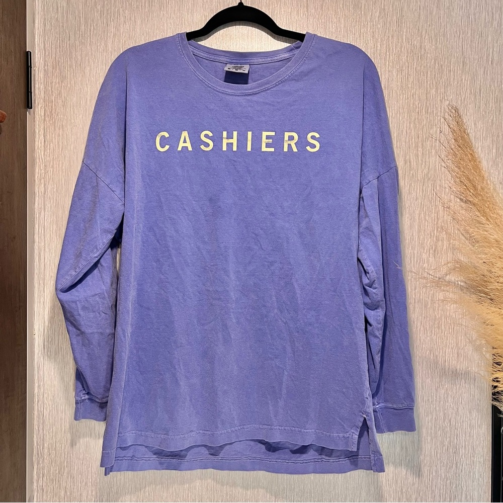 The Cashiers Store Comfort Colors long sleeve T shirt
